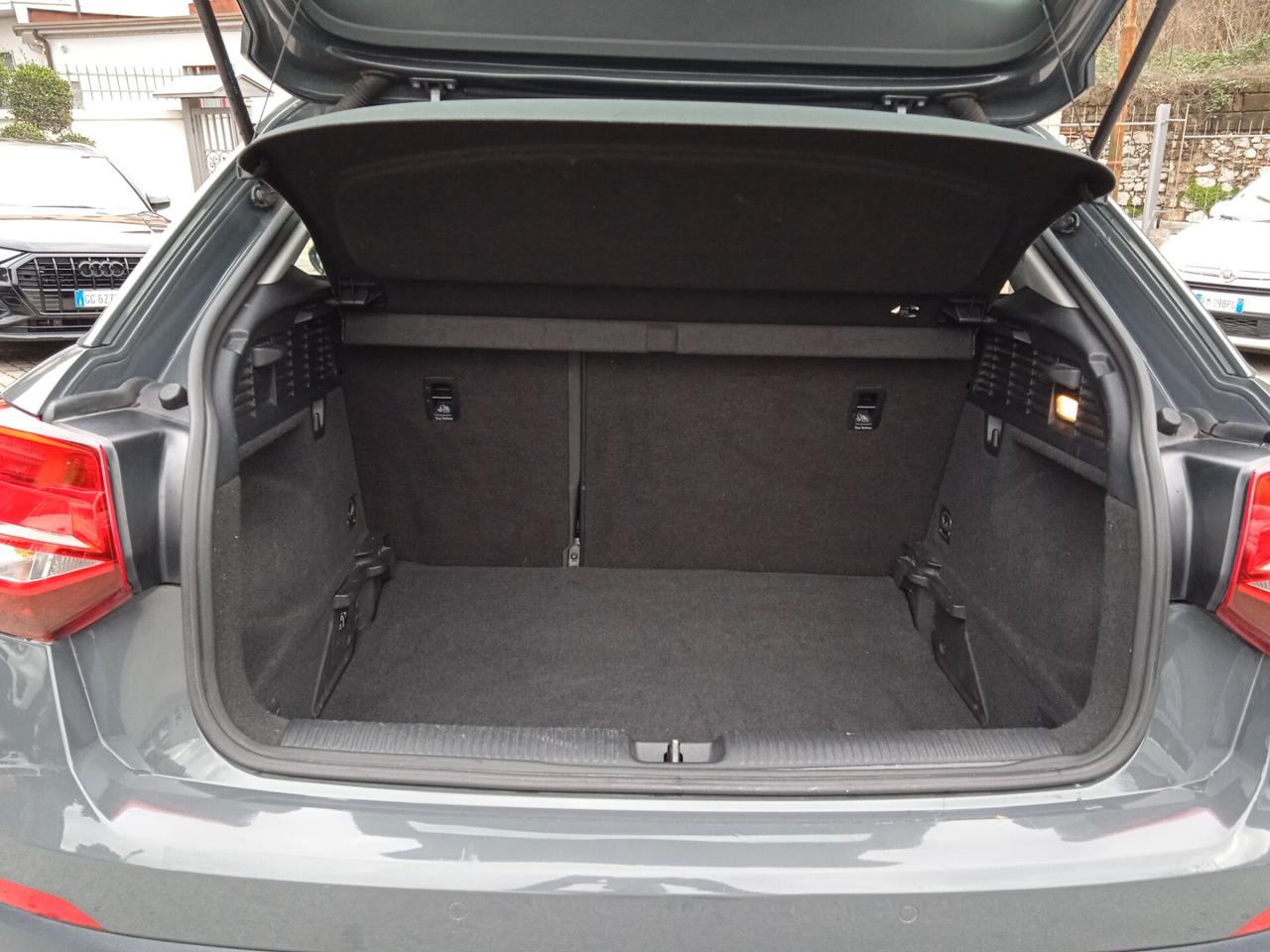 Audi Q2 / 1.6 TDI S tronic Admired