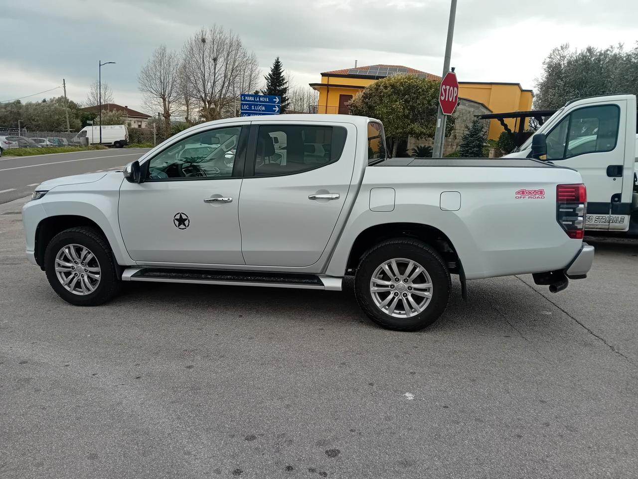 Mitsubishi L200 2.3 D Club Cab 4x4 Super Select Intense