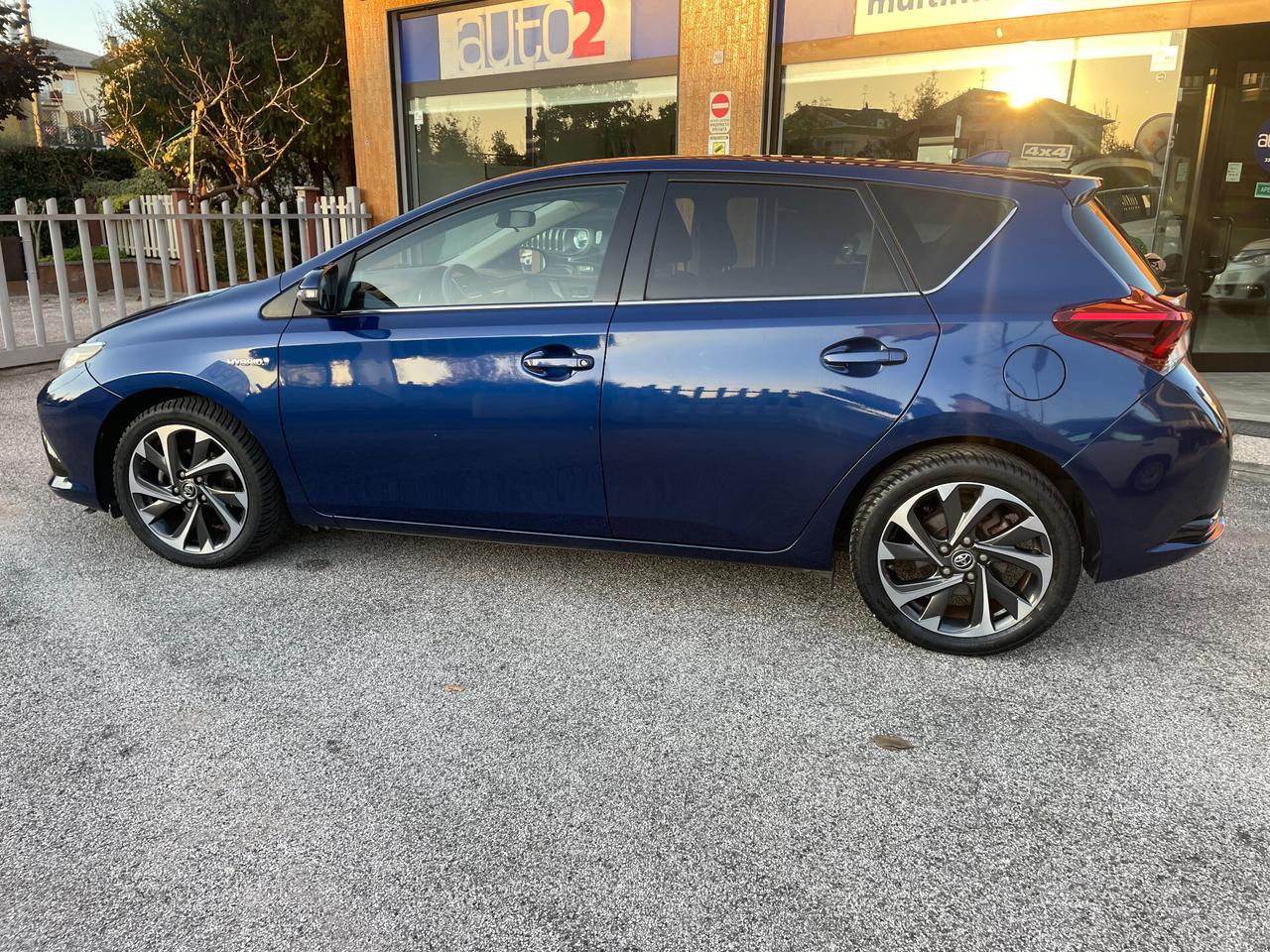 Toyota Auris 1.8 Hybrid Lounge