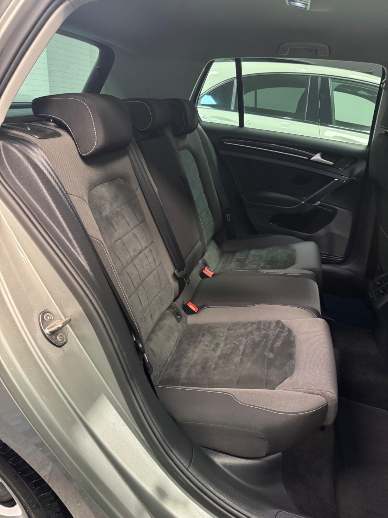 Volkswagen Golf 1.6 TDI DSG 5p. Highline Finanziabile