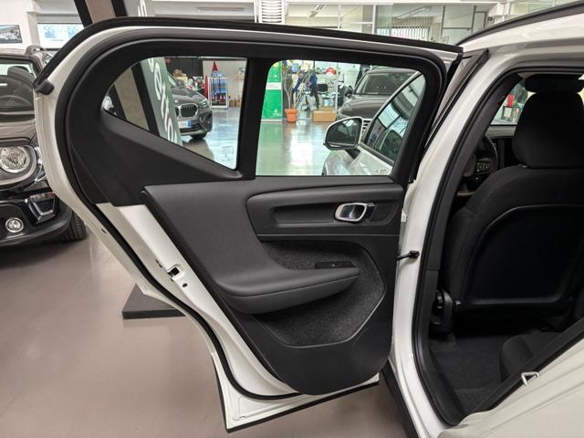 VOLVO XC40 T2 Momentum Core N1 - AUTOCARRO