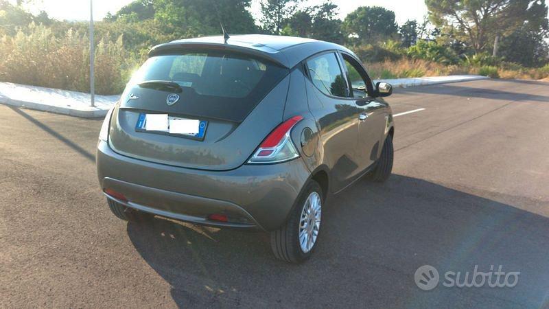 Lancia Ypsilon 1.2 69cv Silver