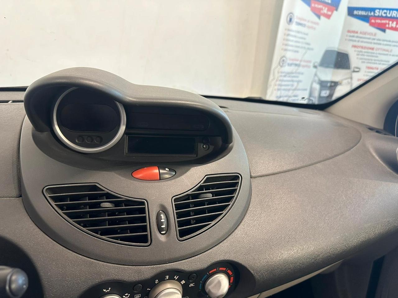 Renault Twingo 1.2 16V Initiale