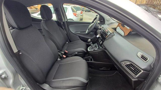 LANCIA Ypsilon 1.2 69 CV 5 porte Silver