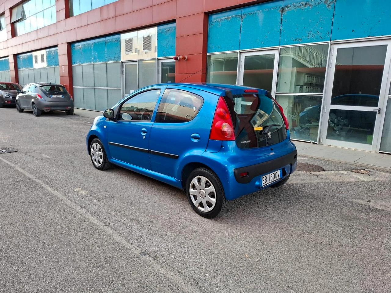 Peugeot 107 1.0 68CV 5p. Plaisir