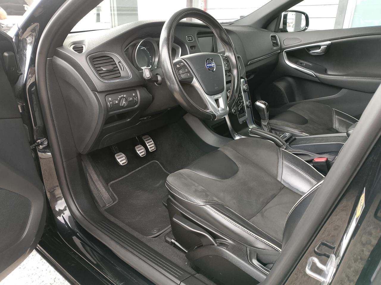 Volvo V40 D2 1.6 Powershift R-design Kinetic