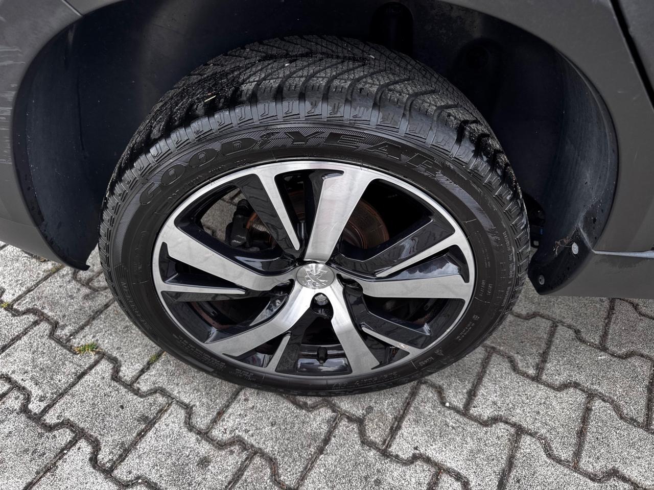 Peugeot 2008 BlueHDi 100 neopatentati euro 6b