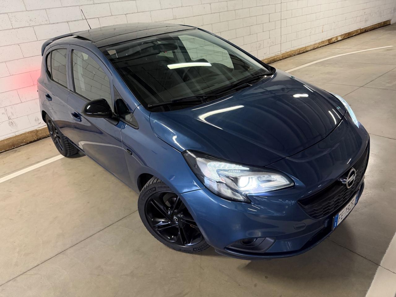 Opel Corsa 1.2 5 porte b-Color