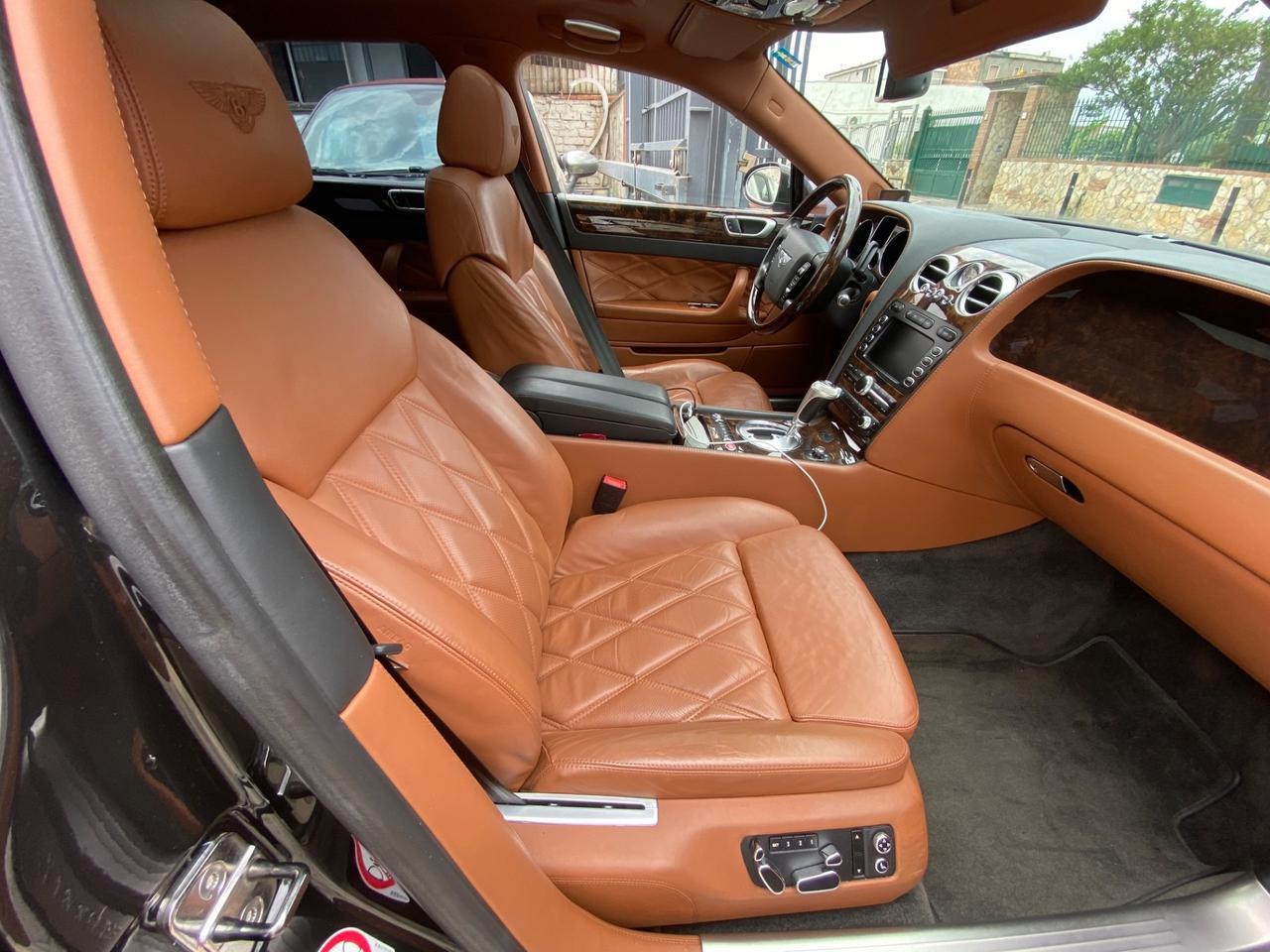 Bentley Flying Spur *W12* Chauffeur Paket