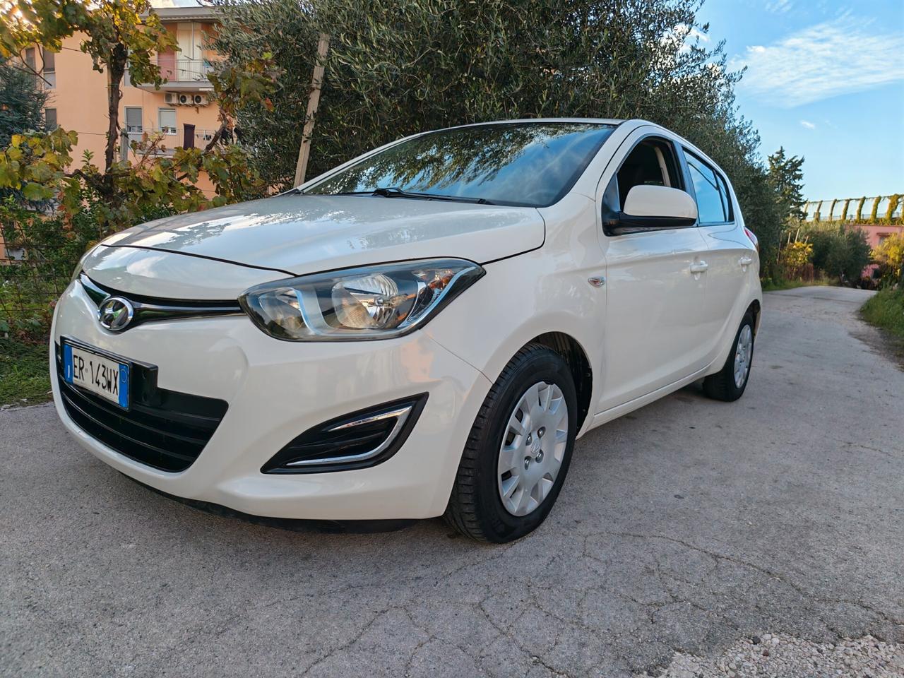 Hyundai i20 1.2 benzina CARPLAY SCHERMO 2013
