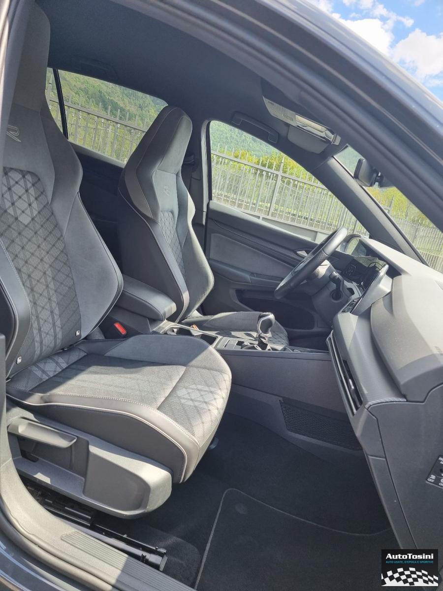 VOLKSWAGEN - Golf - 1.5 TSI EVO ACT R-Line