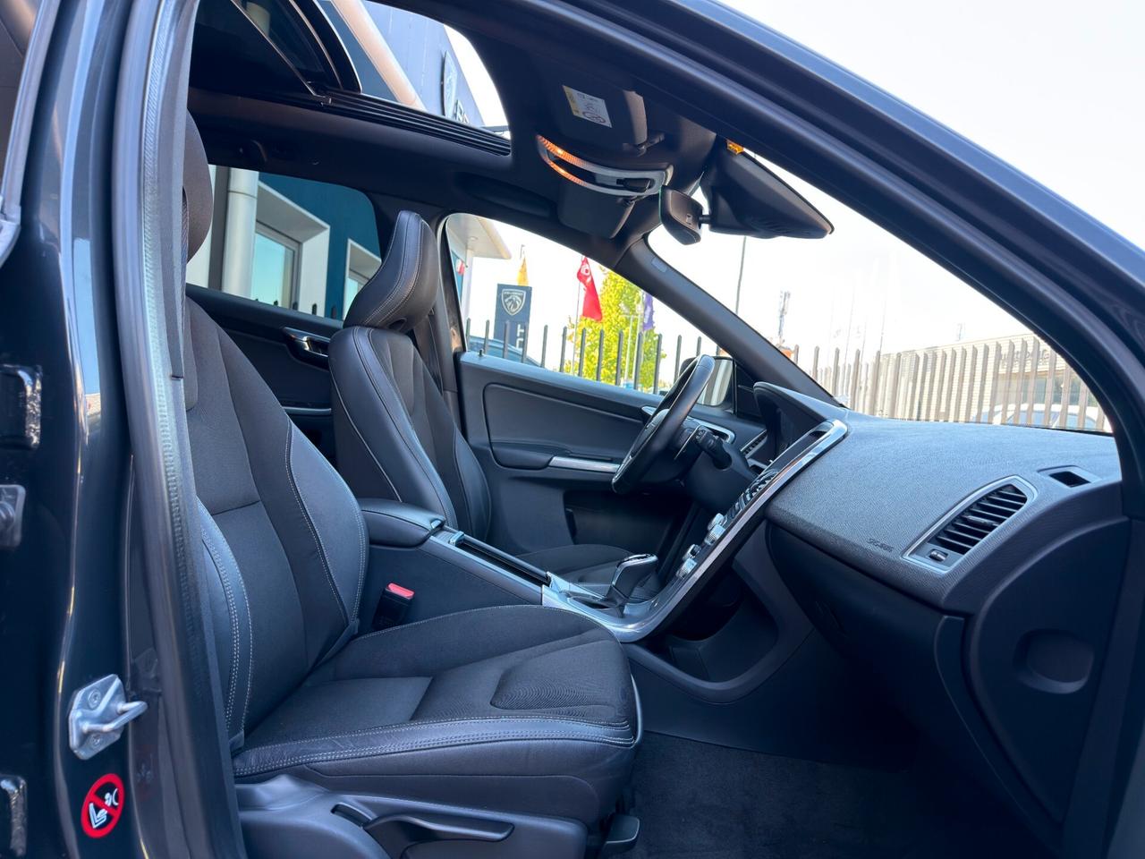 Volvo XC 60 XC60 D4 AWD Geartronic Summum DISTRIBUZIONE OK TETTO APRIBILE