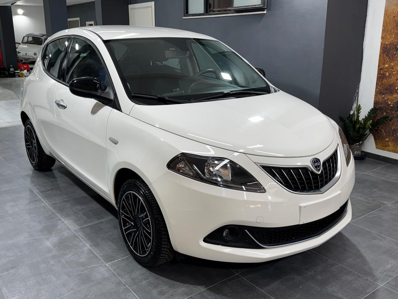 Lancia Ypsilon 1.0 FireFly 5 porte S&S Hybrid Gold