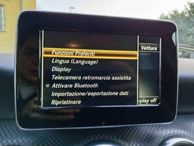 MERCEDES-BENZ A 180 d Premium