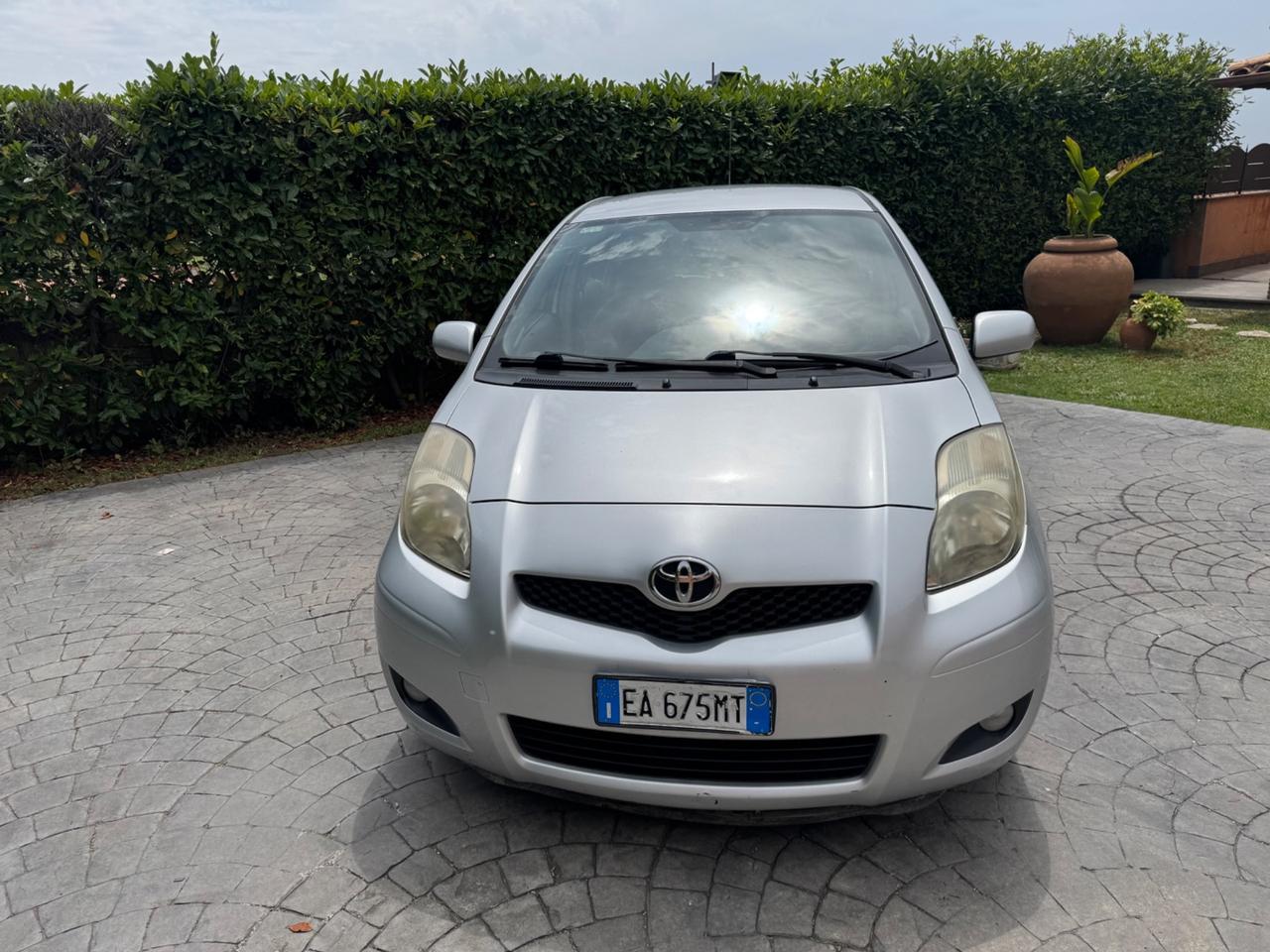 Toyota Yaris 1.3 benzina - POCHI KM - 2010