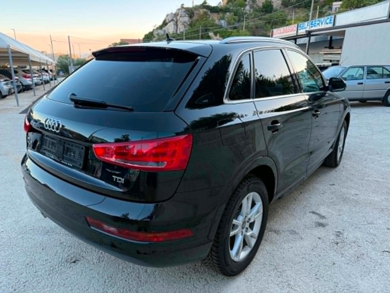 Audi Q3 2.0 TDI 150 CV S-LINE