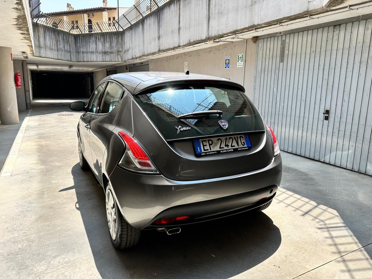 Lancia Ypsilon 1.2 69 CV 5 posti NEOPATENTATI