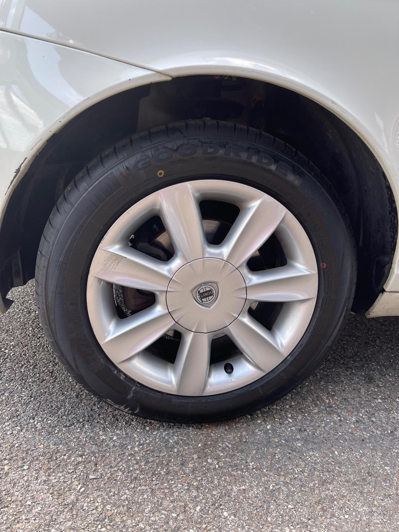 Lancia Ypsilon 1.4 Oro Ecochic GPL