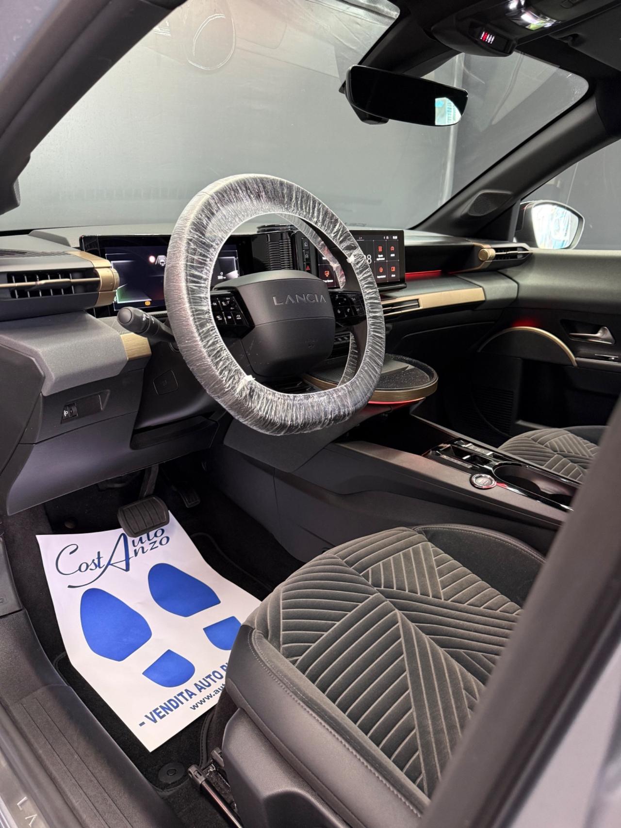 Lancia Ypsilon 1.2 Hybrid Edizione Cassina