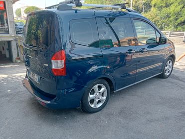 Ford Tourneo Courier Plus benzina unico proprietario euro 6