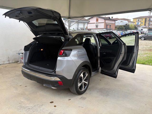 PEUGEOT 3008 PureTech 130 Allure POCHI CHILOMETRI TENUTA BENE