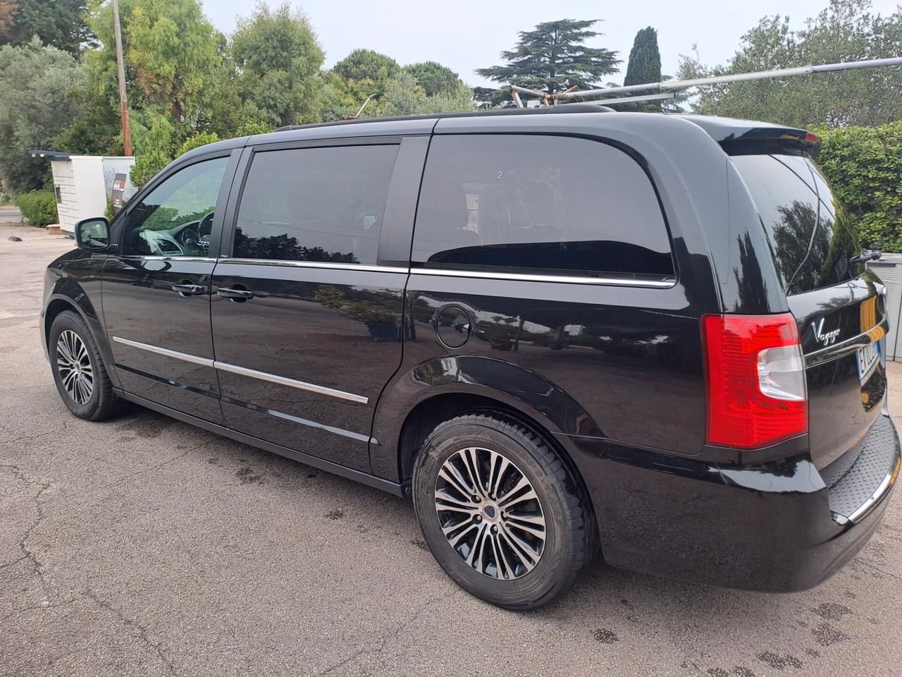 Lancia Voyager 2.8 Turbodiesel S 177 CV