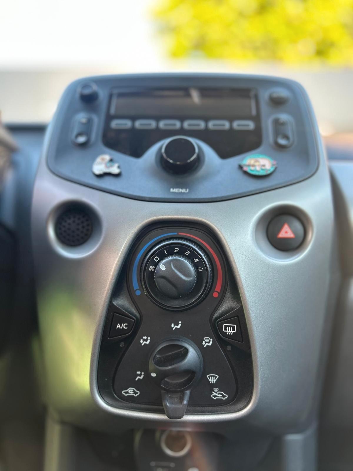 Peugeot 108 VTi 1.0 Benzina 68 cv5 porte