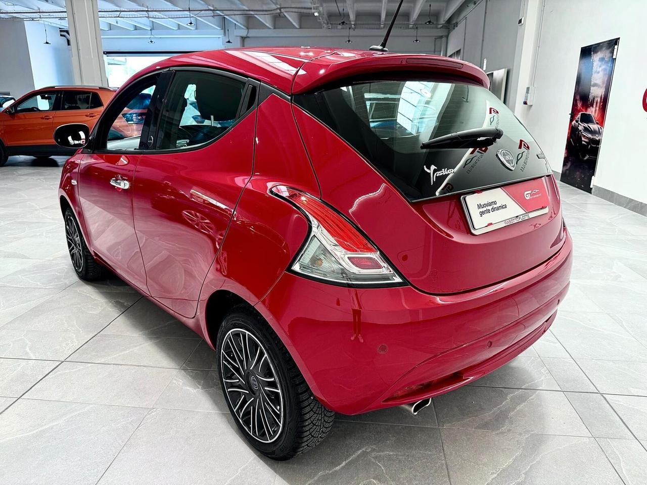 Lancia Ypsilon 1.0 FireFly 5 porte S&S Hybrid Ecochic Gold