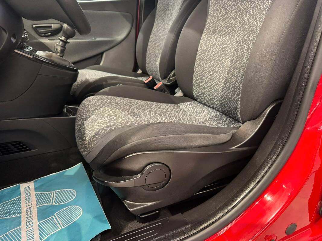 Lancia Ypsilon III 1.0 firefly hybrid Silver s&s 70cv