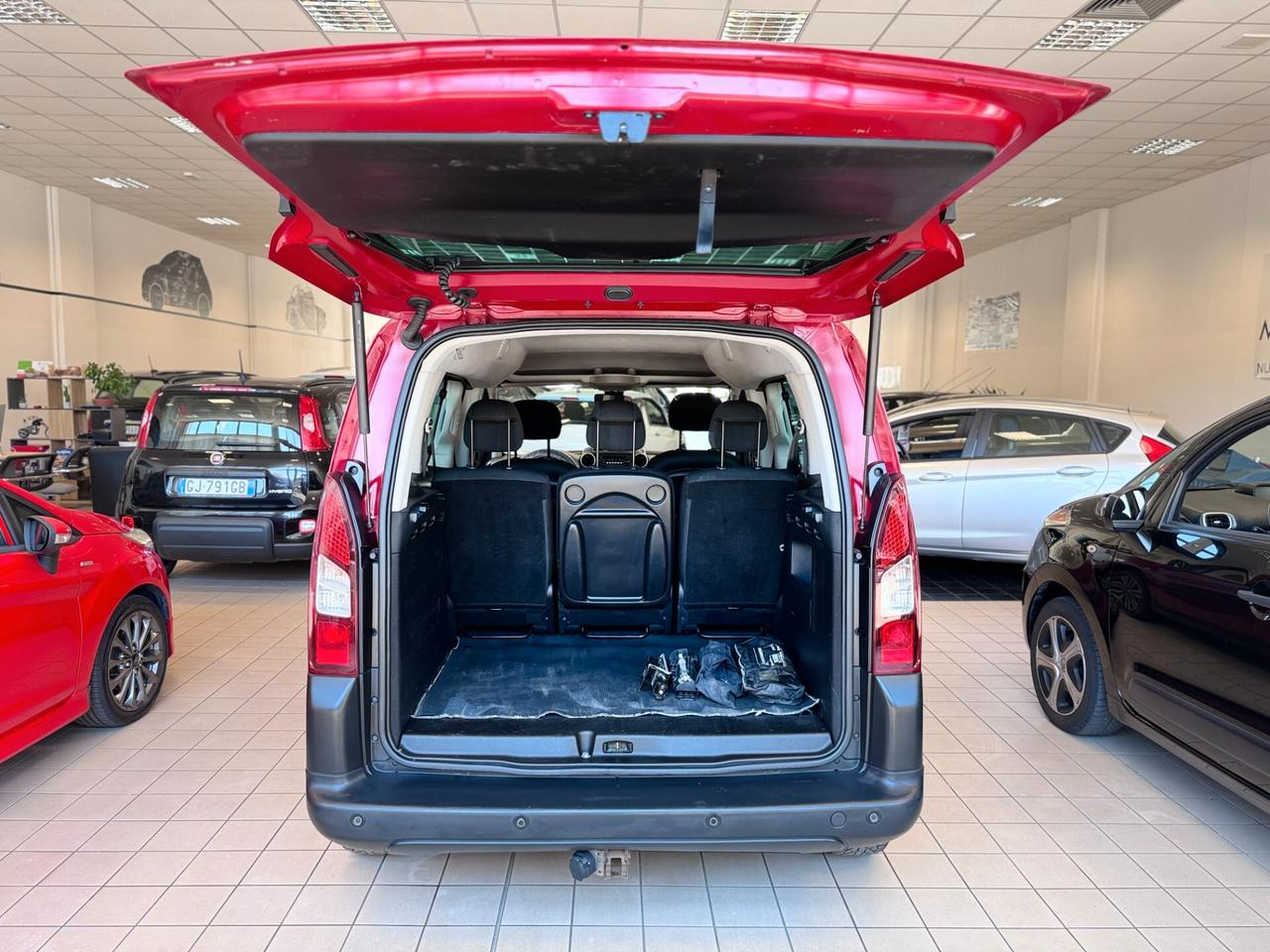 Peugeot Partner Tepee BlueHDi 100 Outdoor