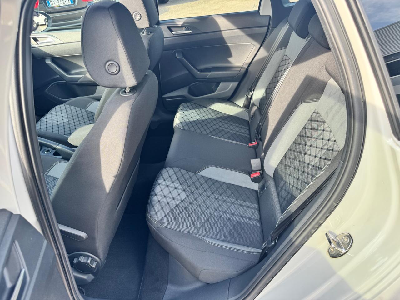 Volkswagen Taigo 1.0 TSI 110 CV DSG R-Line NEOPATENTATI