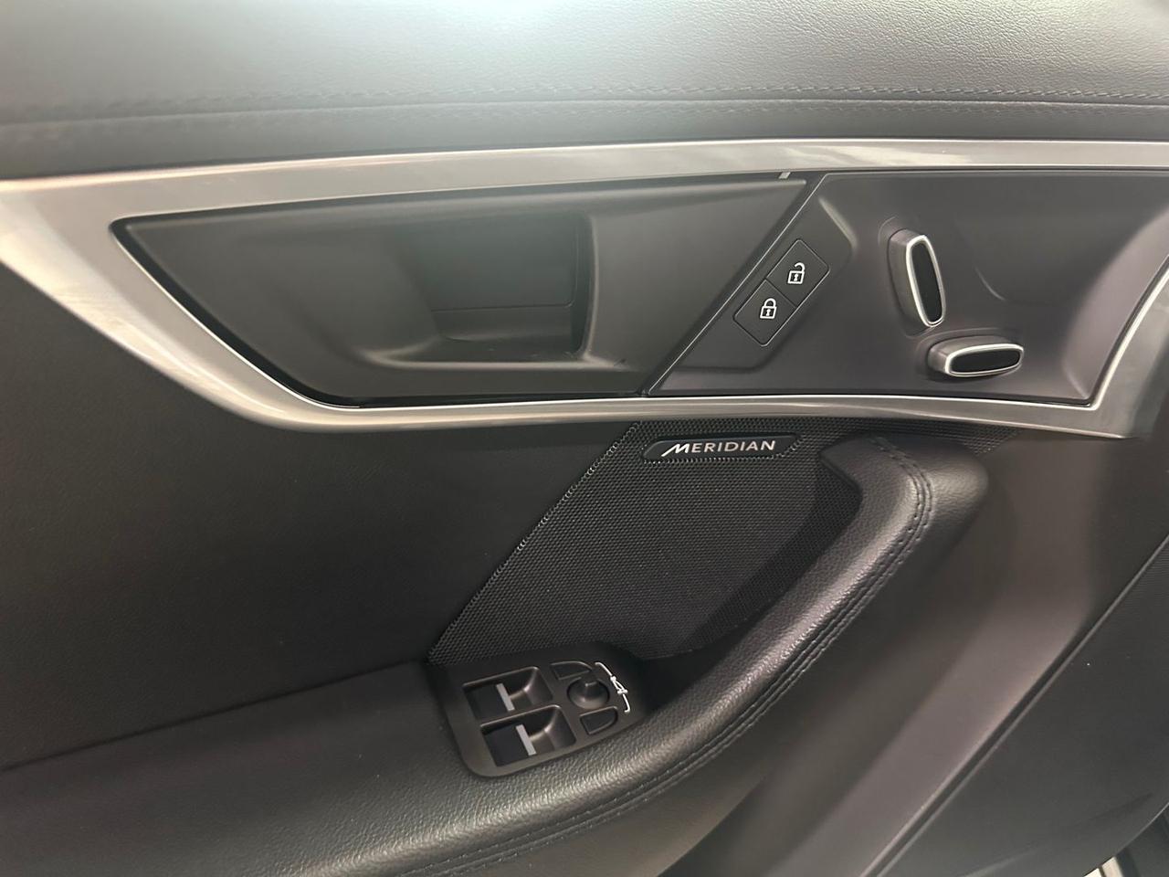 Jaguar F-Type R-Dynamic Black 2.0 P 300 Blac #8743