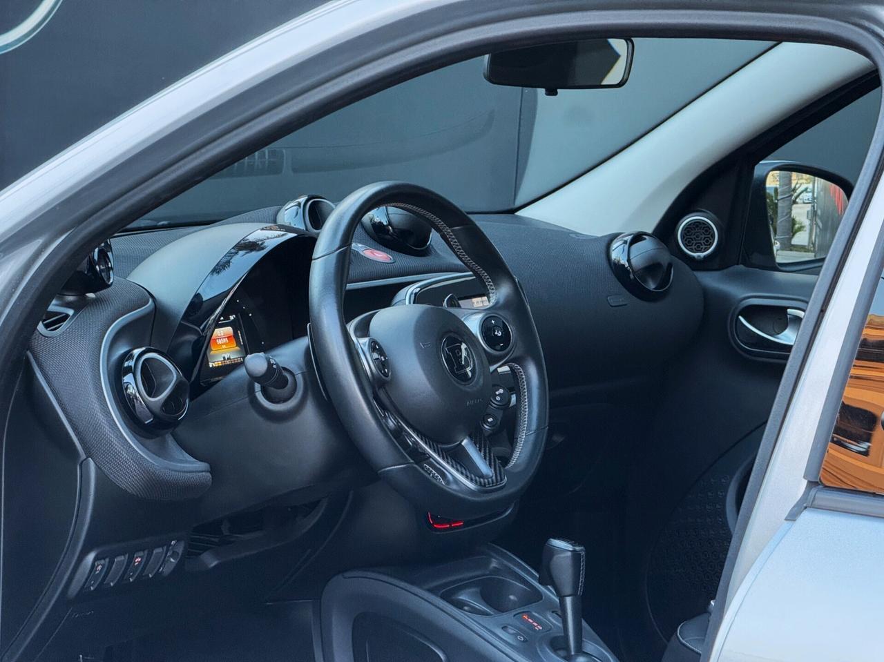 Smart forFour 0.9 T BRABUS 109CV TETTO CAM JBL
