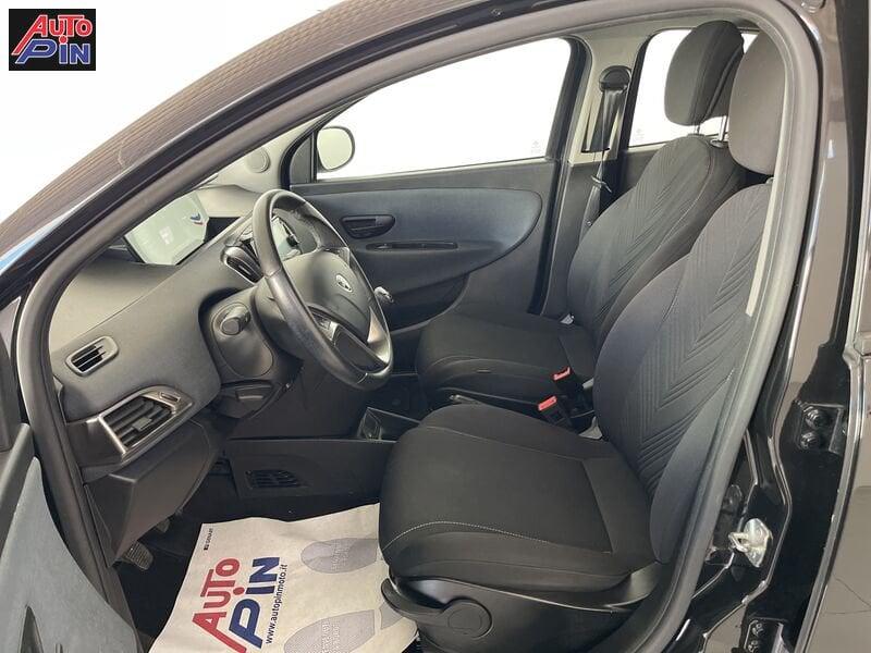 Lancia Ypsilon 1.0 FireFly 5 porte S&S Hybrid Gold *Display*