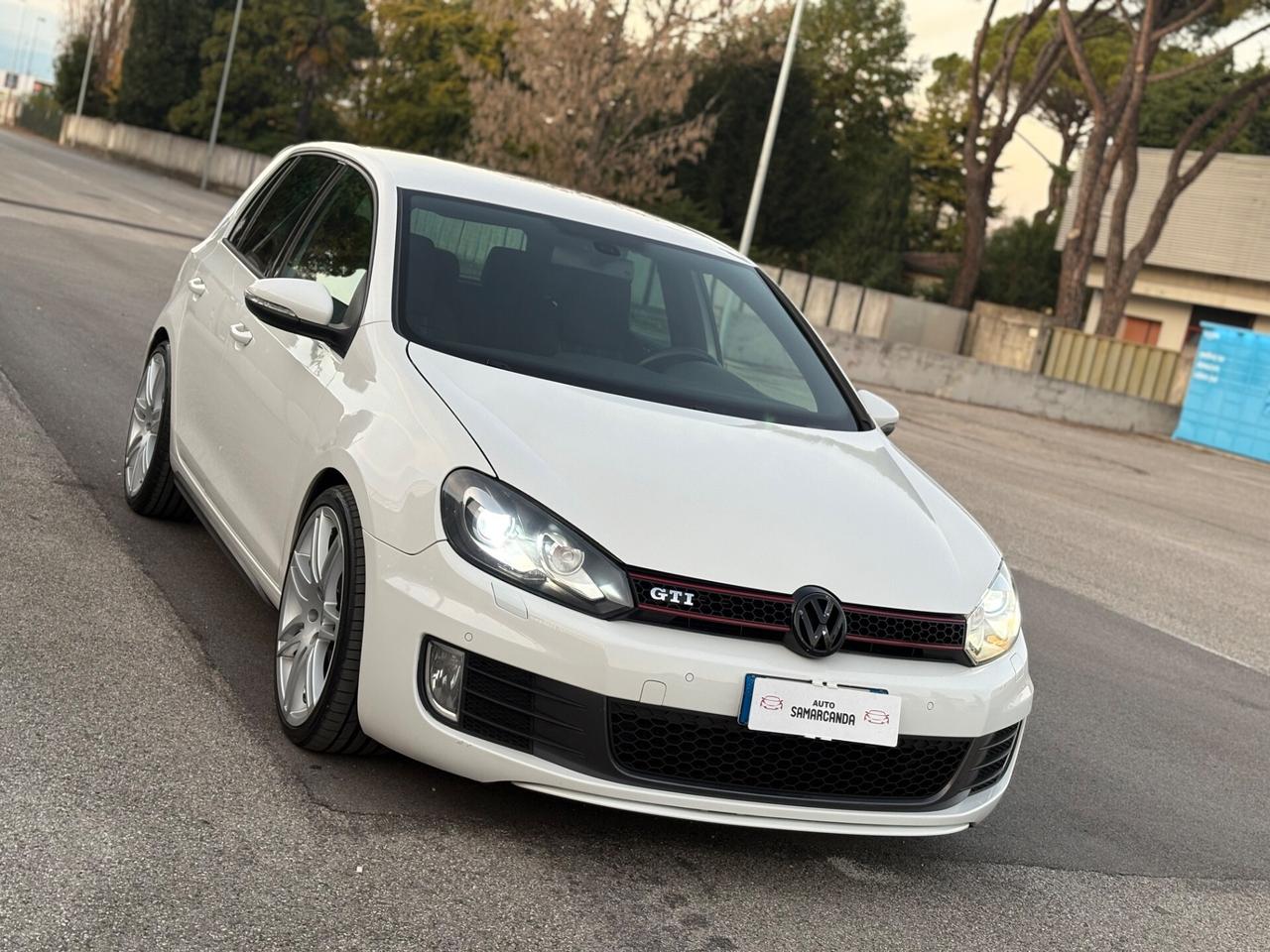 Volkswagen Golf GTI 2.0 TSI 5p.