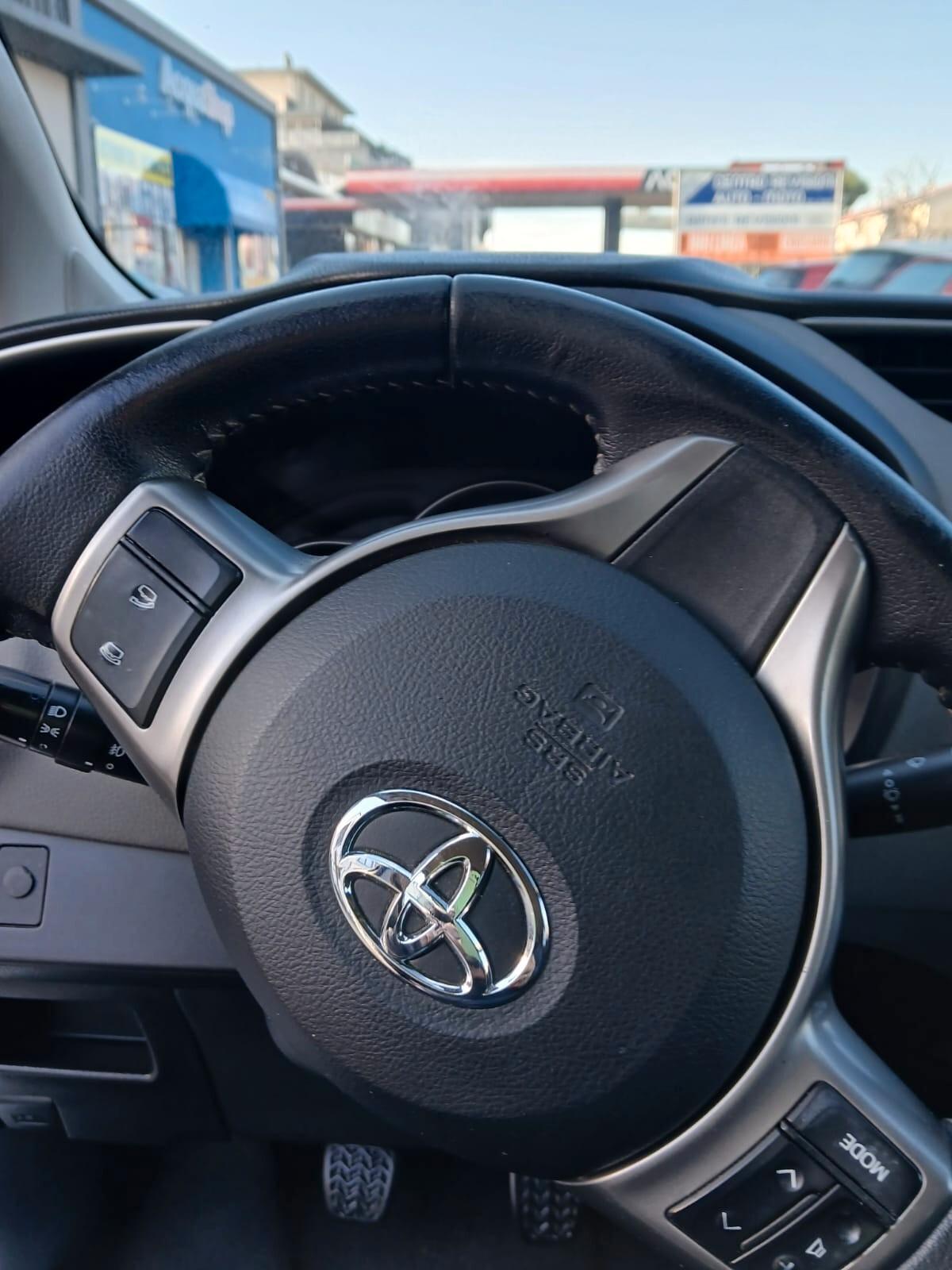 Toyota Yaris 1.0 5 porte Lounge