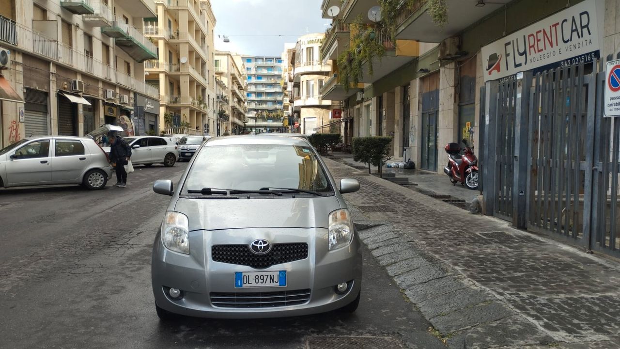 Toyota Yaris 1.4 D-4D 5 porte Sol