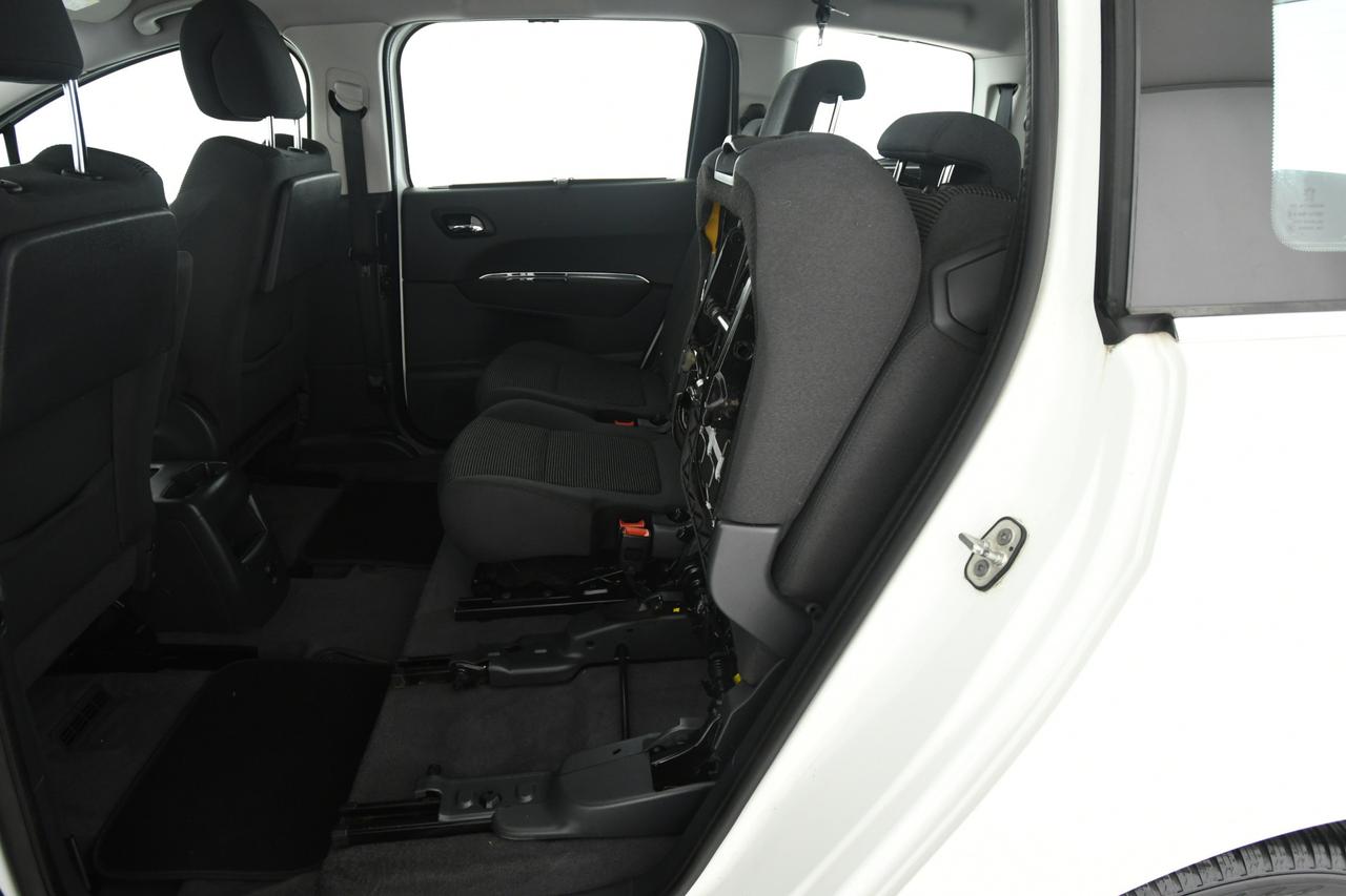 PEUGEOT 5008 1.6 hdi 8v Active 115cv COMMERCIANTI+7 POSTI
