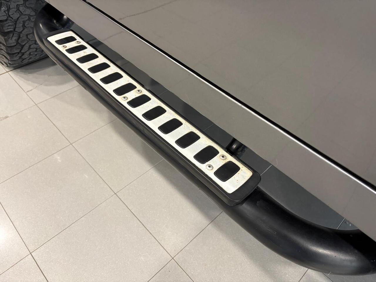 Land Rover Defender VI 2007 90 Defender 90 2.4 td E