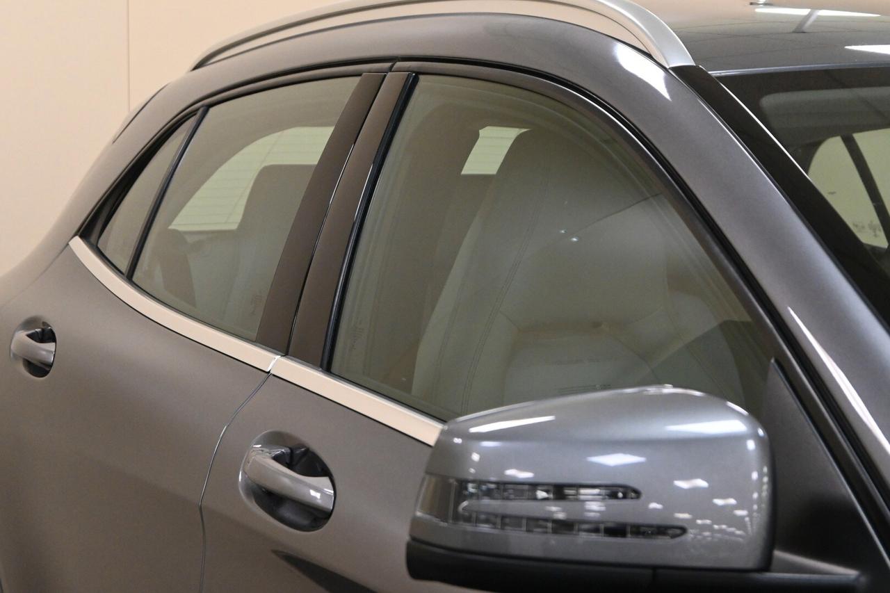 MERCEDES GLA (X156) GLA 200 d Automati...