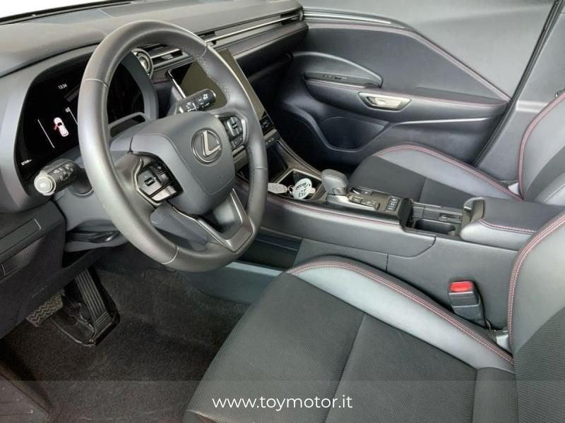 Lexus LBX Hybrid Emotion