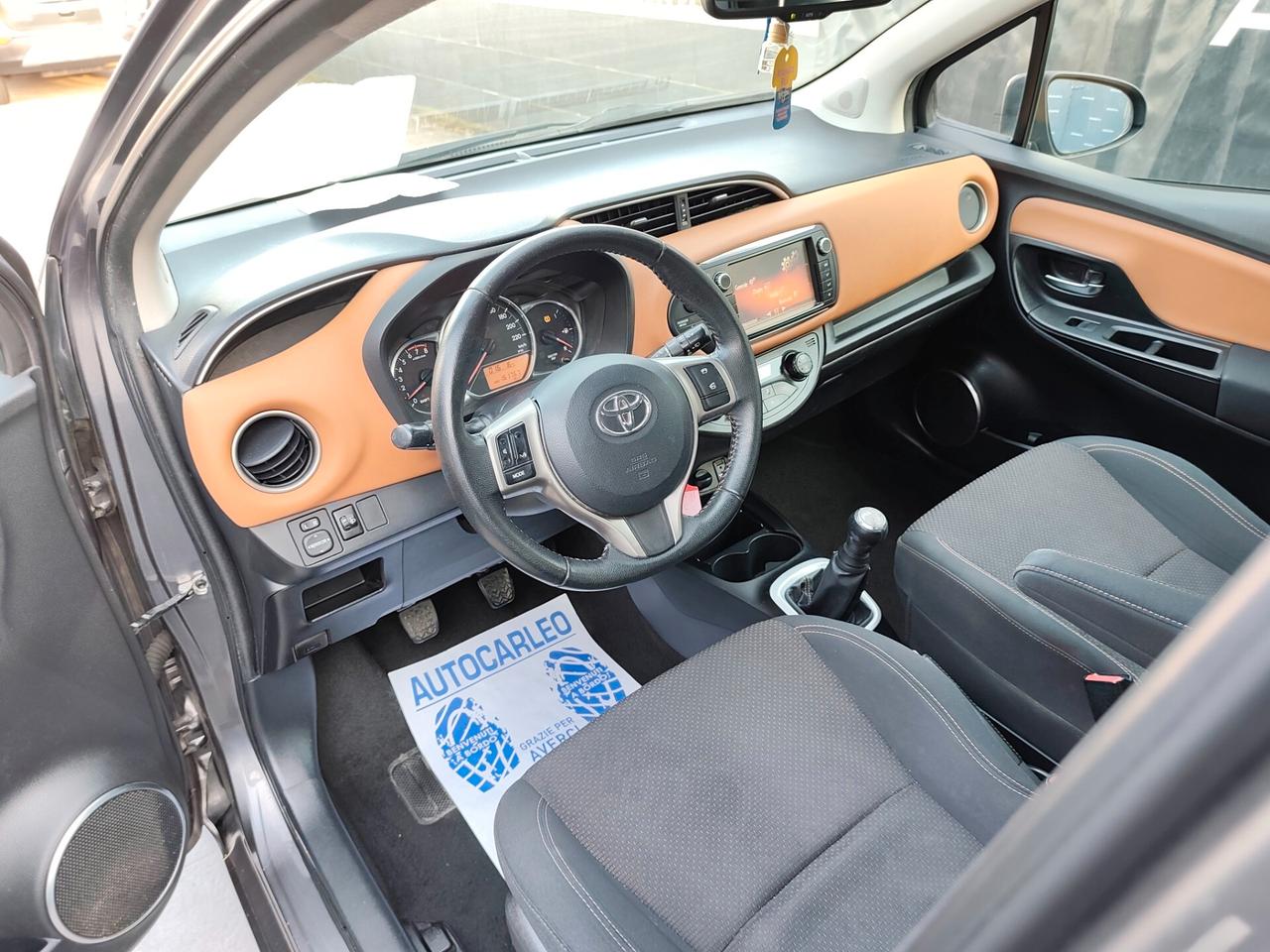 Toyota Yaris 1.0 BENZINA Lounge