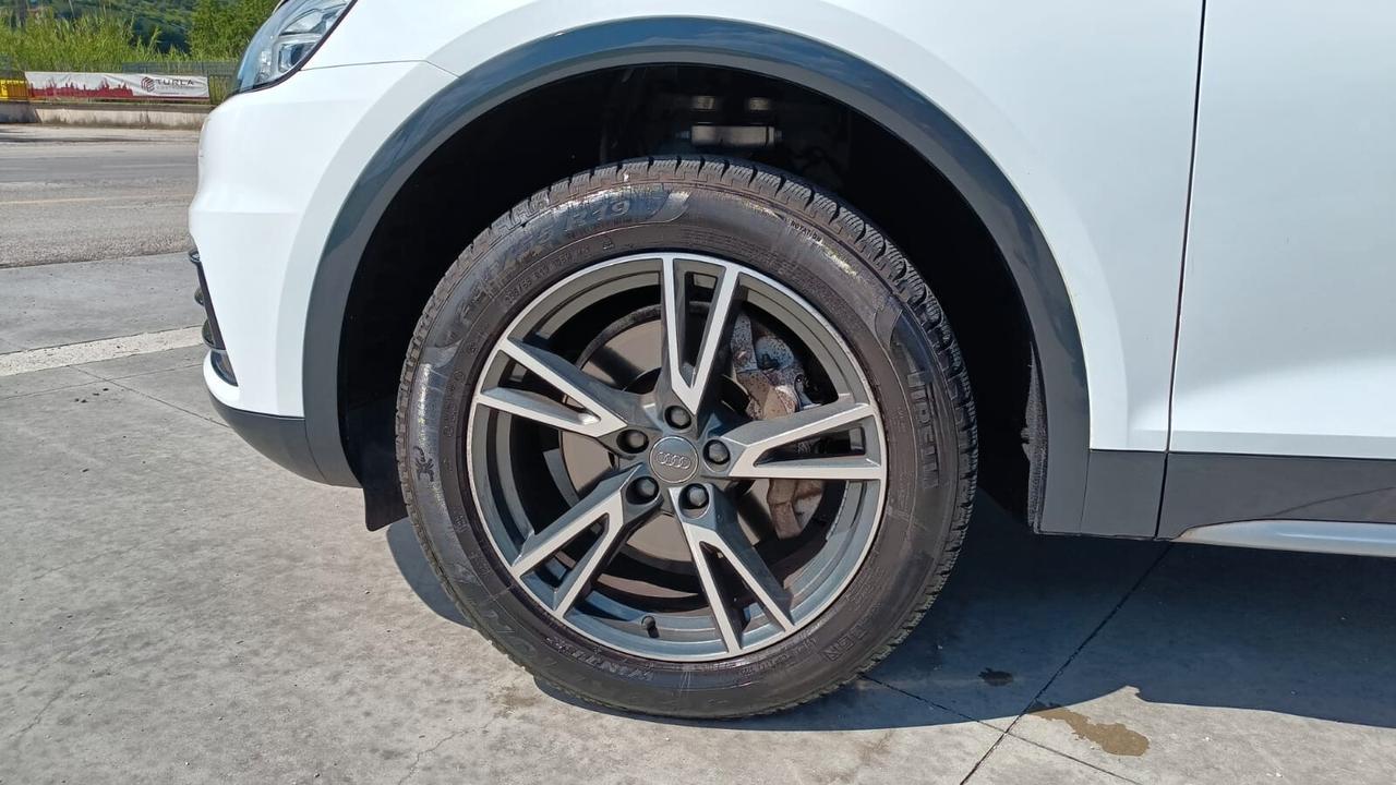 Audi Q5 35 TDI quattro S tronic Business Design