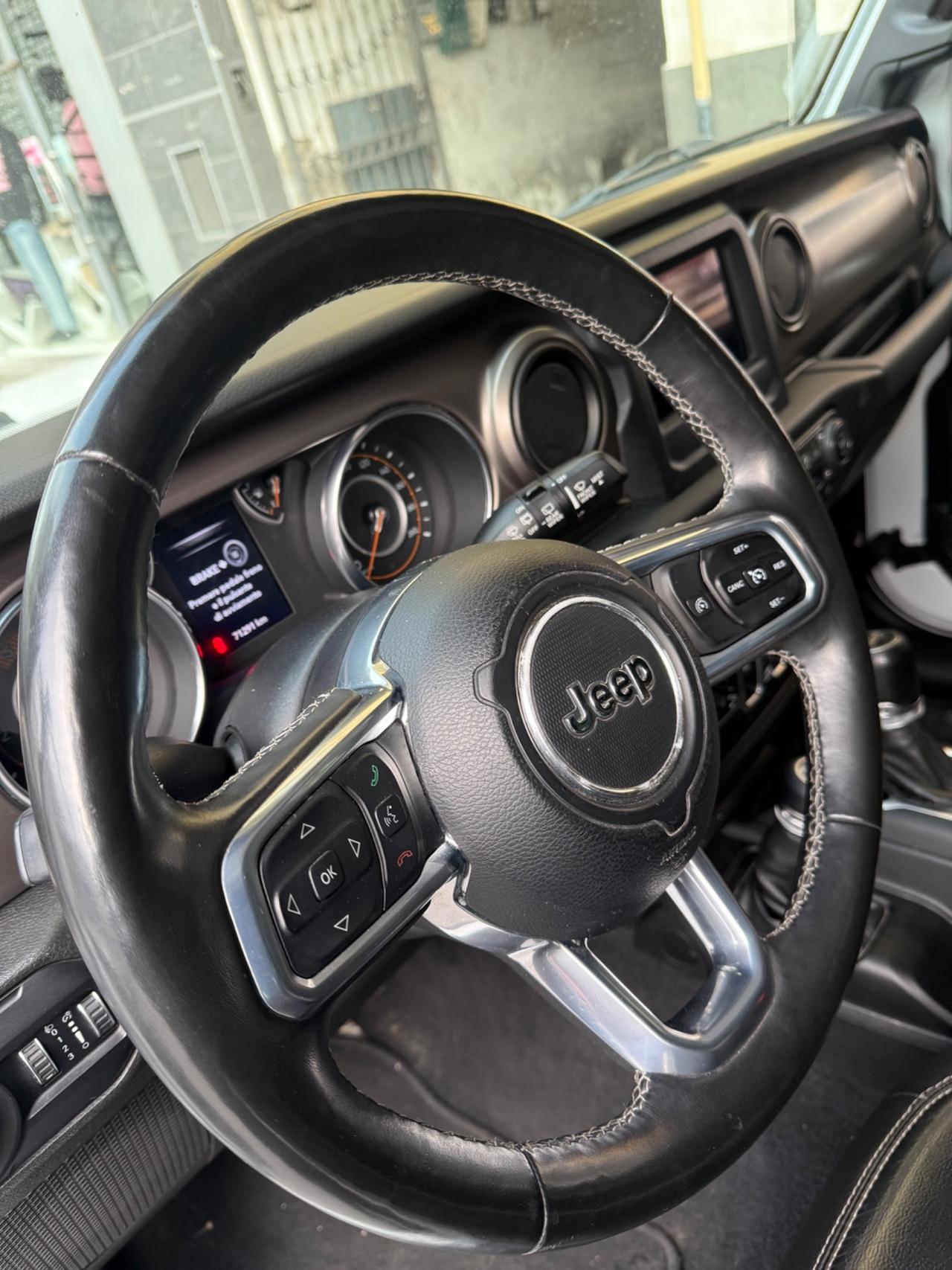 Jeep Wrangler Unlimited 2.2 Mjt II Sahara 5 PORTE