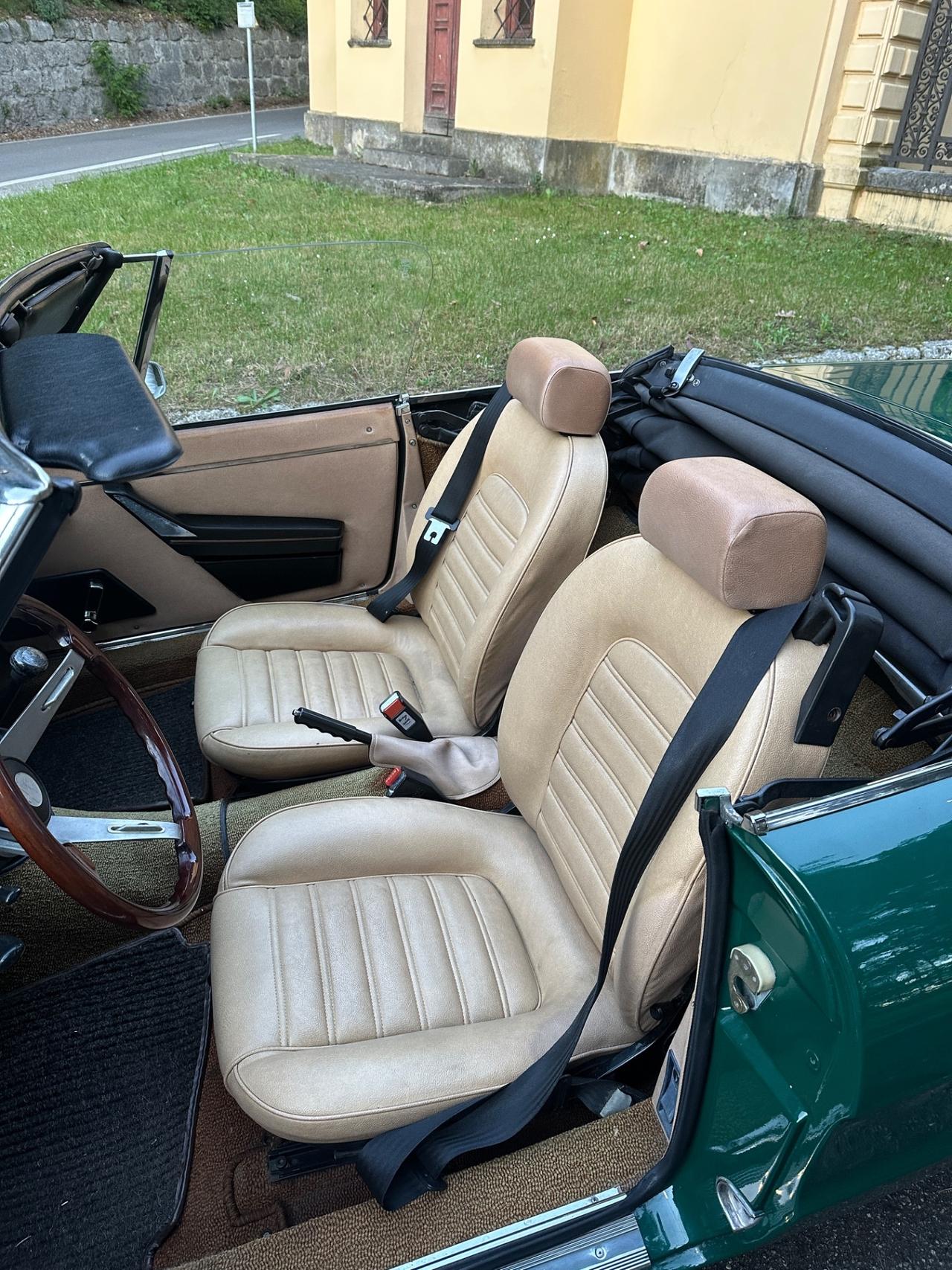 Alfa Romeo Spider 1600 Junior (Coda Tronca) Verde Pino Service Book Matching Specification