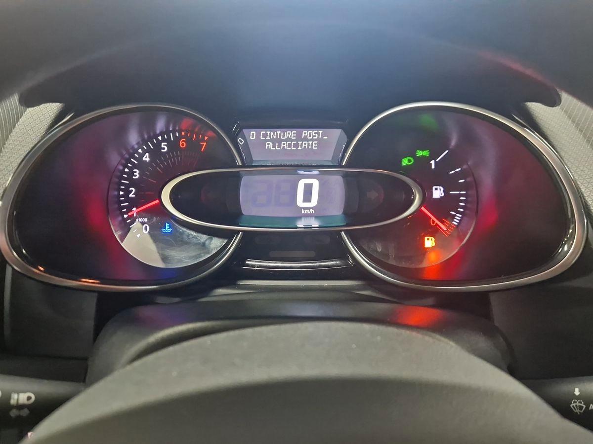 RENAULT Clio 0.9 tce Moschino Life 75cv