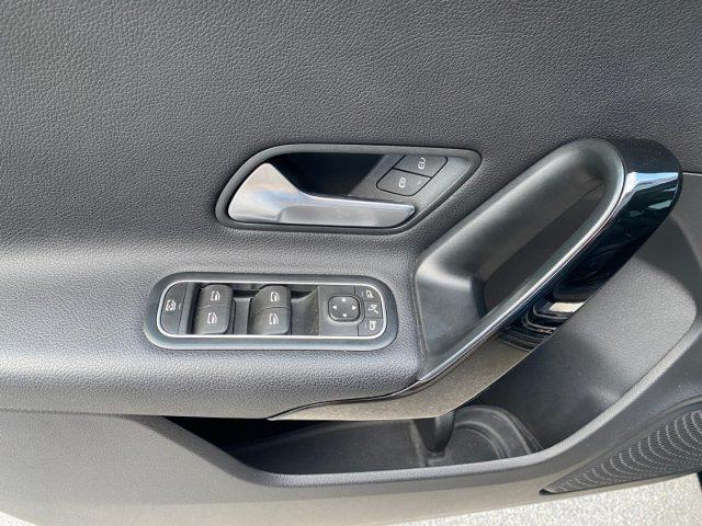 MERCEDES-BENZ A 180 d Automatica 4p. PREMIUM SPORT, SCHERMI GRANDI