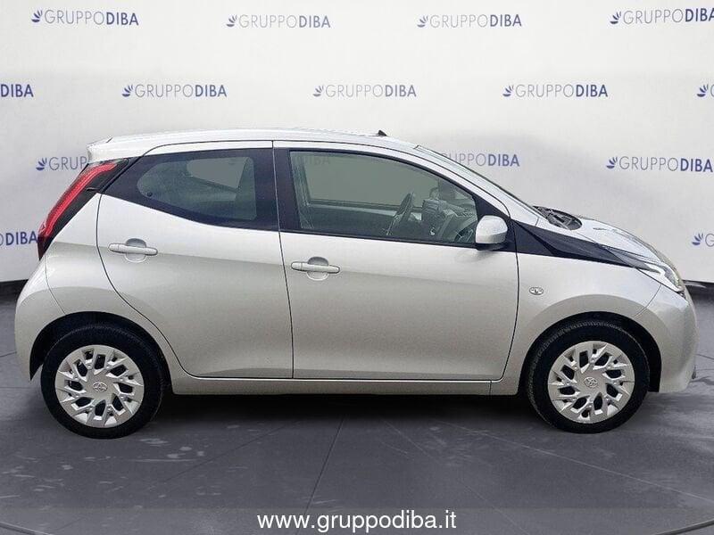 Toyota Aygo II 2018 5p 5p 1.0 x-play 72cv