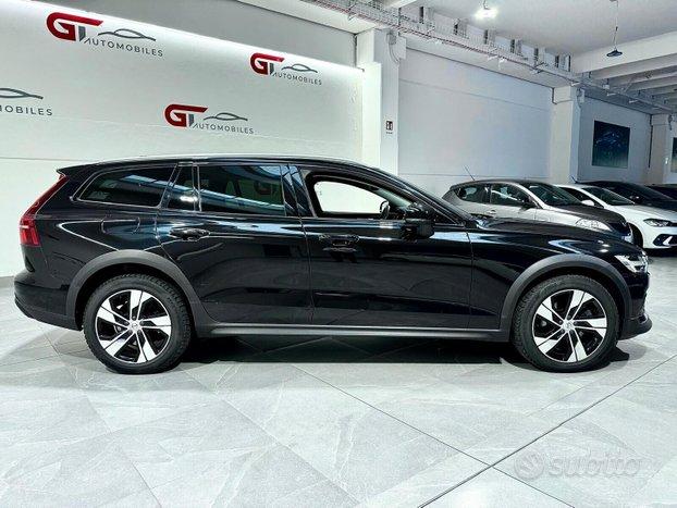 Volvo V60 Cross Country B4 (d) AWD automatico Plus