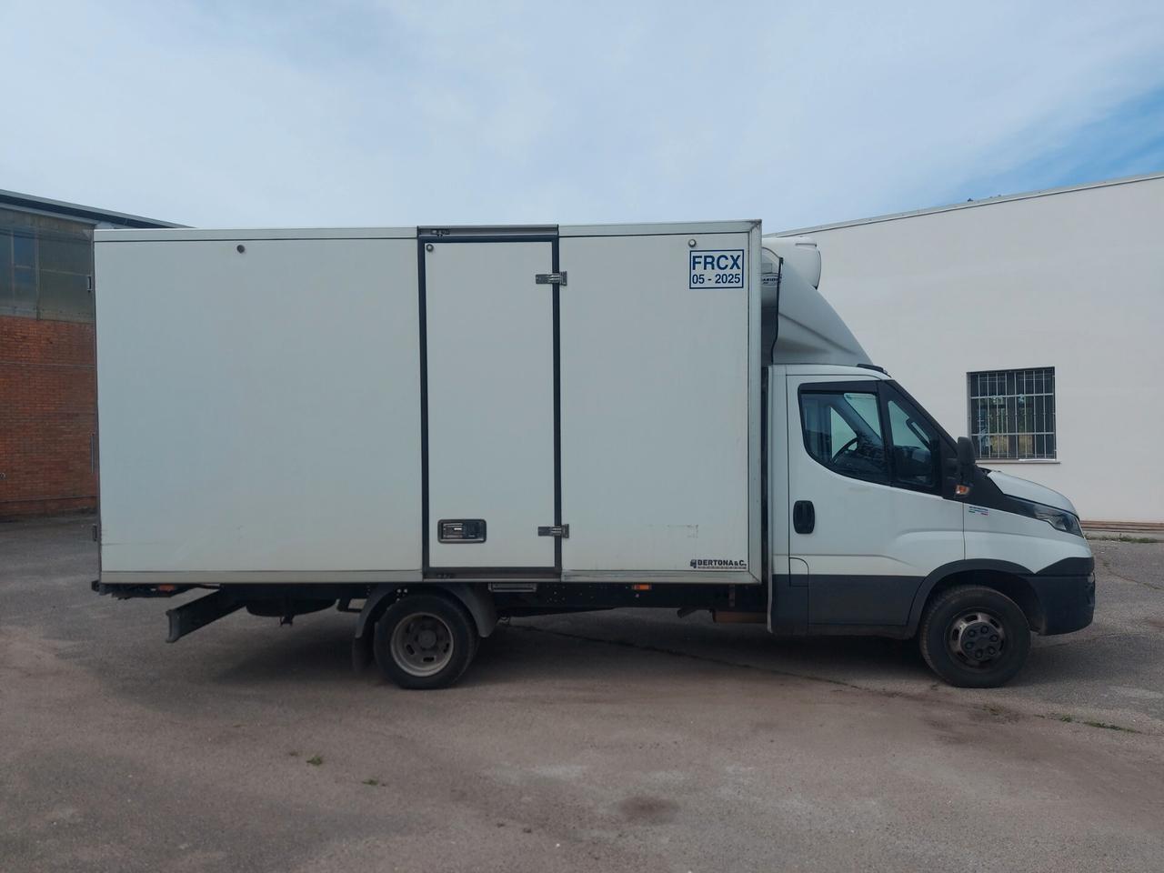 IVECO DAILY 35C16 CON FURGONE ISOTERMICO E GRUPPO FRIGO XARIOS 500